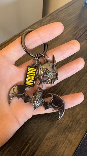 Batman batarang keychain - batman,