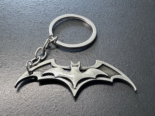 Batman batarang keychain - batman,