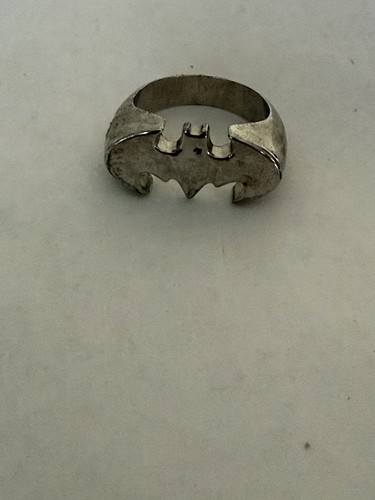Batman emblem ring - emblem, dc